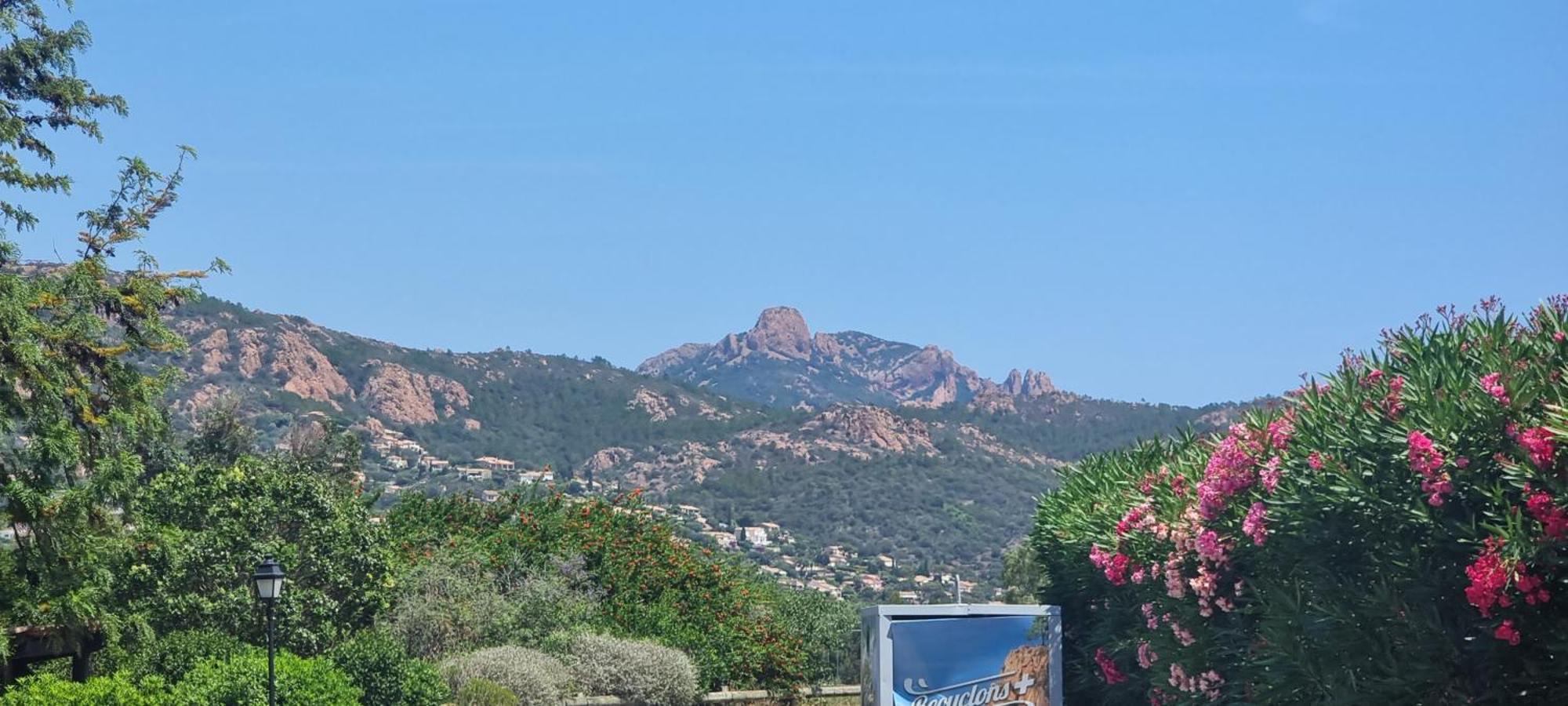 Agay Cap Esterel Le Hameau F2 Clim Plein Sud Dernier Etage Magnifique Vue Mer Saint-Raphaël エクステリア 写真